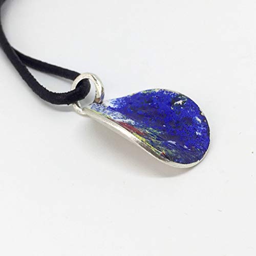 Exclusivo colgante colección “Barcelona” realizado en plata de ley y esmalte al fuego. Pieza única