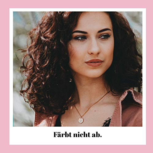 GD GOOD.designs EST. 2015 ® Collar con Letras en Oro, Colgante con Letra Inicial Redondo Chapado en Oro de 18K con Grabado en Relieve (Letra N)