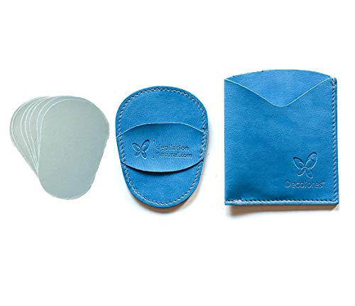 Guante depilatorio corporal natural de color azul con estuche y 10 láminas de silicio. Guantes para eliminar el vello y las células muertas dejando tu piel totalmente suave y perfecta.