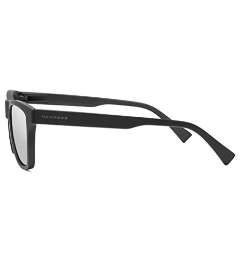 HAWKERS · Gafas de Sol ONE LS Carbon Black Chrome, para Hombre y Mujer, con montura negra con acabado engomado y lentes espejadas plateadas, Protección UV400