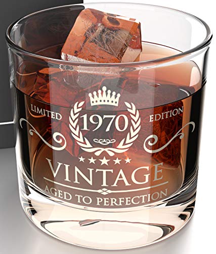 Insaxa Regalos de 50 Cumpleaños para Hombres y Mujeres. Vaso de Cristal para Whisky Vintage 1970 (380ml)