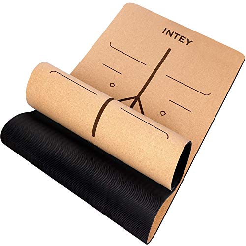 INTEY Esterilla de Yoga de Corcho Antideslizante, Superior TPE Antideslizante Colchonetas de Pilates con Línea Auxiliar 183 x 66 x 7mm, con Bandolera
