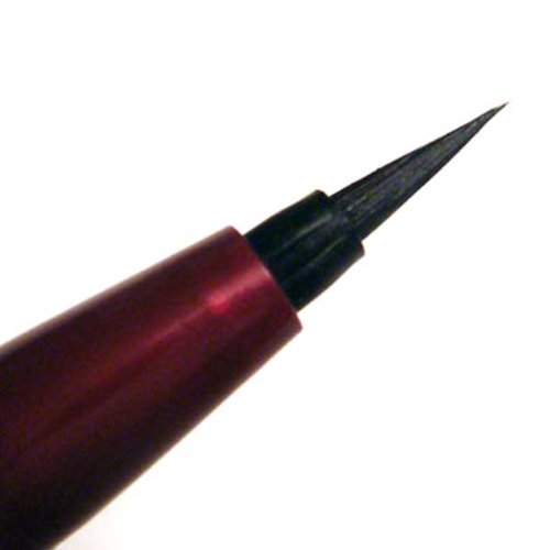 Kiss Me - Delineador líquido negro ultrafino con heroína