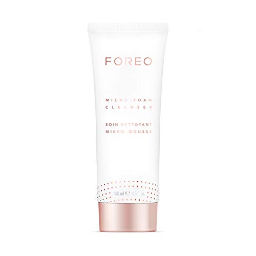 La espuma limpiadora de FOREO elimina eficazmente las impurezas acumuladas en los poros, purificando la piel con delicadeza para mantener el rostro sano. (100ml)