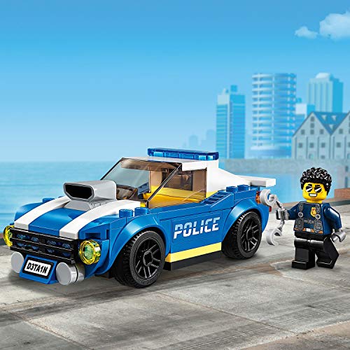 LEGO City Police - Policía: Arresto en la Autopista, Set de Construcción Inspirado en la Serie de Televisión, Incluye 2 Personajes, un Coche de Policía de Juguete (60242)