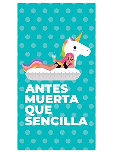 lvl25 Toalla de Playa y Piscina Original y Divertida, 160 x 90 cm. Texto Antes Muerta Que Sencilla
