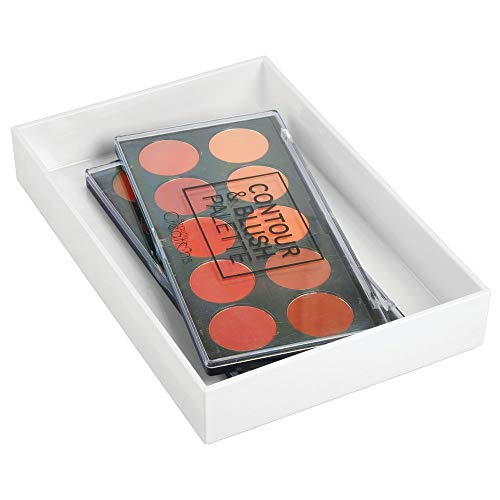 mDesign Cajas de plástico para organizar maquillaje – Organizador de cosméticos apilable para baño o tocador – Caja de maquillaje para labiales, antiojeras y más cosméticos – blanco