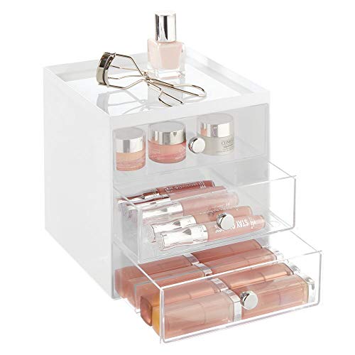 mDesign Organizador de maquillaje – Cajas de belleza con 3 cajones para sombra de ojos, labiales y más – Cajonera de plástico para organizar maquillaje en el baño – blanco/transparente