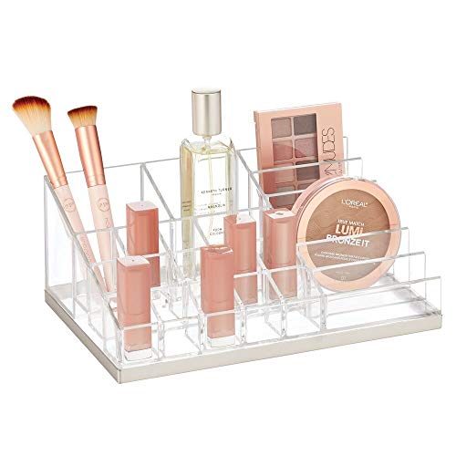 mDesign Práctico organizador de maquillaje – Decorativa caja para guardar cosméticos como esmaltes de uñas o polveras – Expositor de maquillaje con 17 compartimentos – transparente/plateado mate