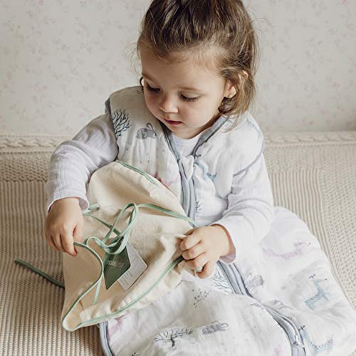 molis&co. Saco de Dormir para bebé. Ideal para Entretiempo e Invierno. 0-6 Meses. 2.5 TOG. Súper Suave y cálido. Estampado Forest. Unisex. Muselina Premium Acolchado.