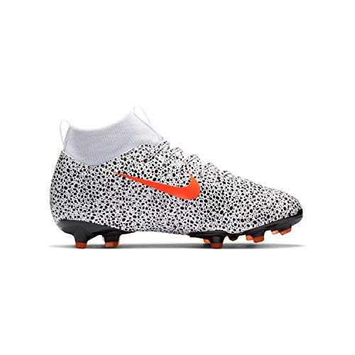 Nike Jr. Superfly 7 Academy CR7 FG/MG, Football Shoe Unisex-Child, White/Total Orange-Black, 36 EU