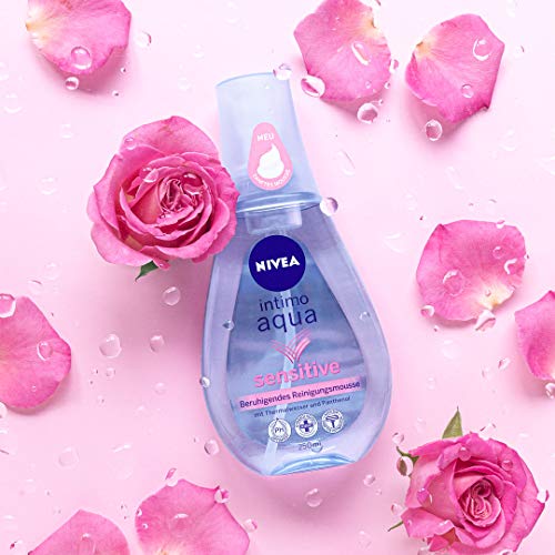 Nivea Intimo Aqua Sensitive - Mousse de limpieza calmante en pack de 3 (3 x 250 ml), loción de lavado para el cuidado íntimo y espuma de limpieza suave con agua termal y pantenol