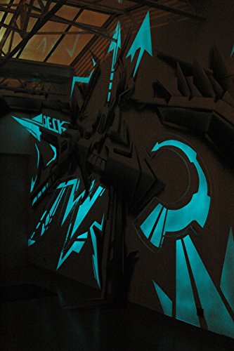 Pintura casi transparente que brilla en la oscuridad agua