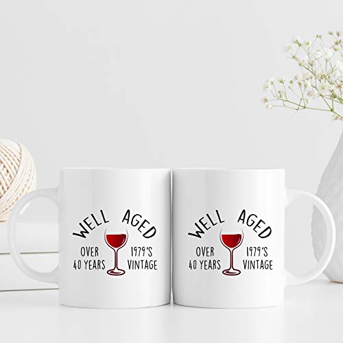 Regalo de 40 cumpleaños para mujeres, regalo de cumpleaños de 1979 para mujeres, 40 años de edad, regalos de cumpleaños para mamá, esposa, amiga, hermana, ella, colega, compañero de trabajo – 11 oz