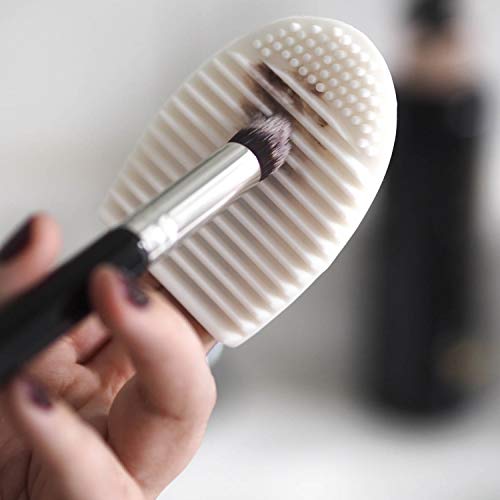 Set de Brochas Ultimate Collection de Niré Beauty – Un Set Completo de Brochas de Maquillaje Profesionales con Estuche y Limpiador de Brochas (edición plateada)