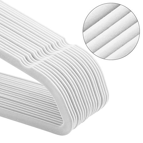 SONGMICS 30 Perchas de Terciopelo para Ropa, Antideslizante, Gancho Giratorio, Oro Rosa, 0,6 cm Grosor, Ahorra Espacio, 45cm Ancho para Abrigo, Vestido, Pantalones,Corbatas, Blanco CRF021W01
