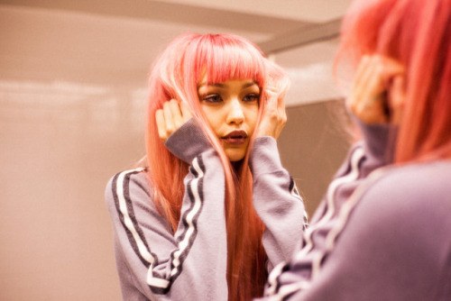 32 ideas de color de pelo, corte y estilo para las chicas.