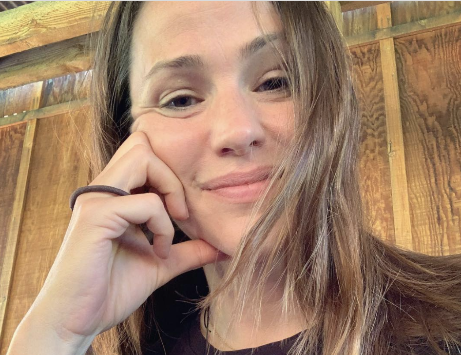 Jennifer Garner está obsesionada con estos 6 productos en su rutina de cuidado de la piel