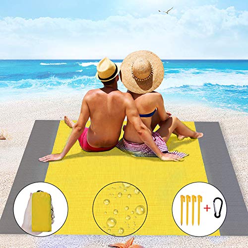 Alfombra de Playa Portátil Manta de Picnic Impermeable, Ligera Estera de Playa Plegable Anti-Arena con Estaca Fijo y Mosquetón para Playa Picnic Parque Senderismo Acampa 210*200cm, Amarillo y Gris