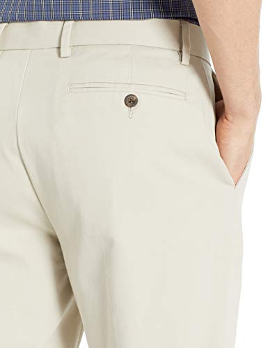 Amazon Essentials – Pantalón chino sin pinzas en la parte delantera, resistente a las arrugas, de corte recto para hombre, Beige (Stone), 32W x 30L