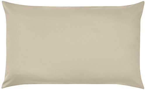 AmazonBasics - Funda de almohada de microfibra, 2 unidades, 50 x 80 cm - Beige
