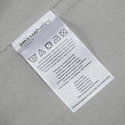 AmazonBasics - Juego de fundas de edredón y de almohada de microfibra, 220 x 250 cm + 2 fundas 50 x 80 cm - Gris claro