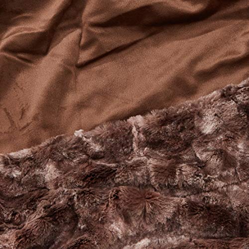AmazonBasics - Manta de piel sintética, 150 x 200 cm, color marrón