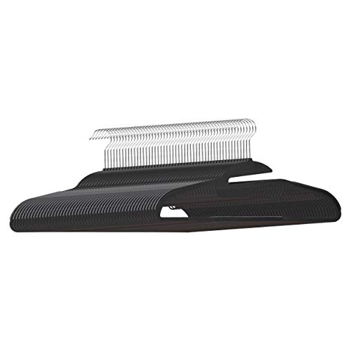 AmazonBasics - Perchas de plástico, resistentes, antideslizantes, con barra horizontal de goma, color gris, 50 unidades