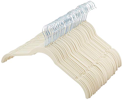 AmazonBasics - Perchas de terciopelo para camisas/vestidos - Paquete de 50, Marfil