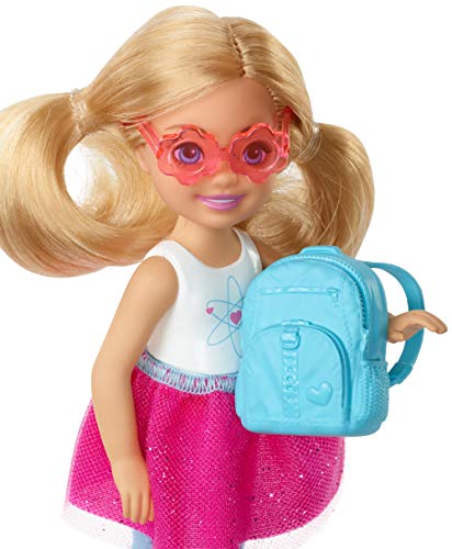 Barbie Chelsea Vamos de viaje con perrito, muñeca con accesorios, regalo para niñas y niños 3-9 años (Mattel FWV20)