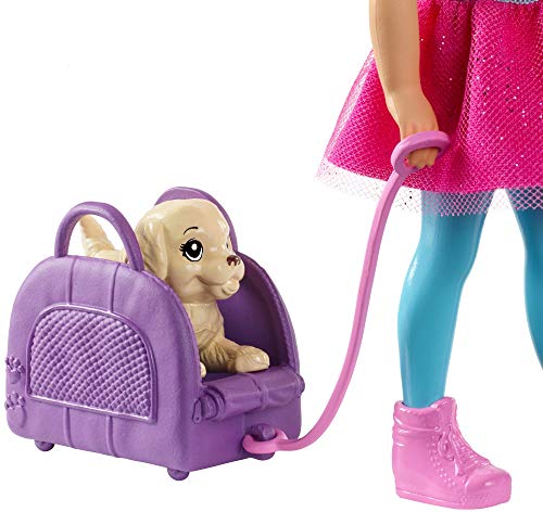 Barbie Chelsea Vamos de viaje con perrito, muñeca con accesorios, regalo para niñas y niños 3-9 años (Mattel FWV20)