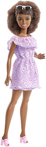 Barbie Fashionista, muñeca 32cm petite con look con vestido morado de encaje (Mattel FJF53)