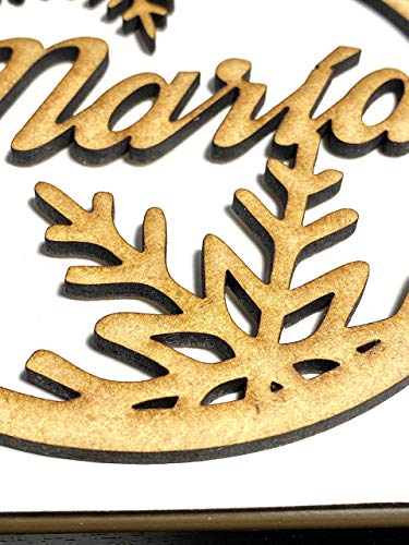 Bola de Navidad personalizada con nombre. 100% en madera MDF. Diseñado, vendido y enviado por VPM Original. 100% Producto español.