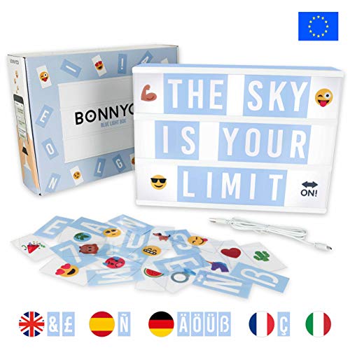 Caja de Luz A4 Azul con 105 Letras, 60 Divertidos Emojis y USB | Con Letras Ñ y Ç | Cartel Luminoso LED Decoración Habitación Niño, Baby Shower | Regalo Original Niños para Cumpleaños y Navidad