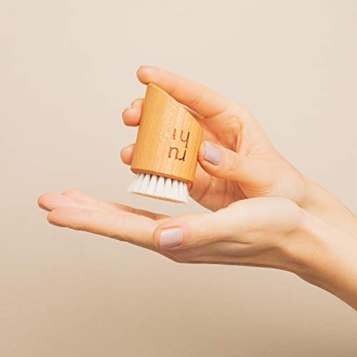 CELLIA Cepillo facial para masaje de cepillos secos y exfoliante 100% cerdas naturales regionales, certificado FSC de madera de haya de secado facial