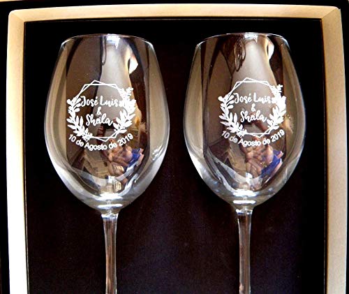 Copas de Vino ADORNOS REGALO DE BODA. Puede elegir el diseño que más le guste para el grabado de las copas de vino, nos dice el nº de adorno y los nombres, fecha o texto que desea personalizar