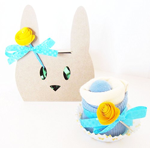 Cupcake hecho con Babero TOMMEE TIPPEE y Calcetines en Algodón de marca con Cajita con Forma de Conejito Personalizable con Nombre del Bebé - Baby Shower Idea Regalo - Para Niños