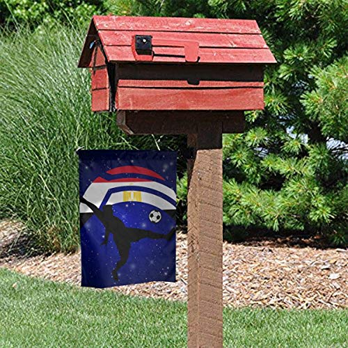 GYHJH Jugador de fútbol pateando pelota Bandera de Rusia Vertical Bandera de jardín de poliéster de una cara Bandera 12 X 18 pulgadas Mejor patio de fiesta