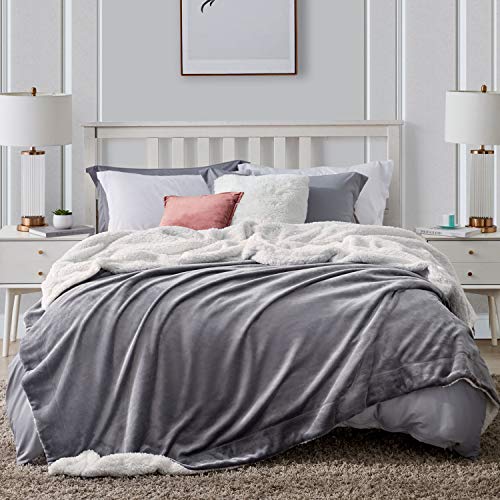 Hansleep Manta Reversible de Franela Sherpa, 270x230 cm Manta Polar para Sofá Cama, 100% Microfibra Cepillada Extra Suave Transpirable - Mantas de Pelo Cálida Acogedor, Gris Claro & Blanco