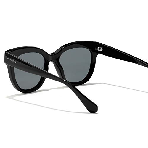 HAWKERS Gafas de Sol Audrey Estilo Butterfly, para Mujer, All Black, con Montura y Lente negras, Protección UV400