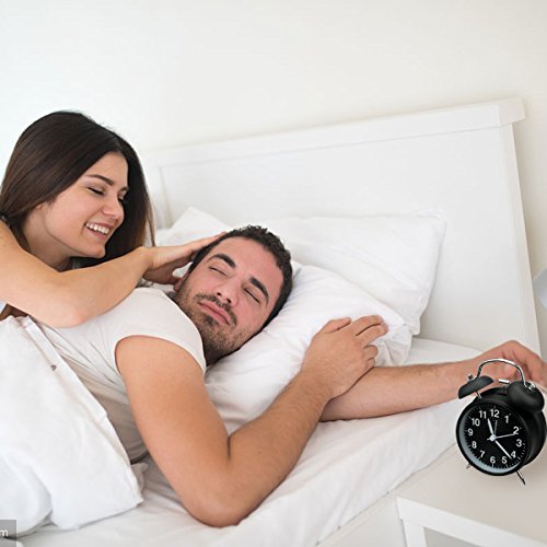 homchen Reloj Despertador de Campana Doble de 10,16 cm, sin tictac, Funciona con Pilas, Tradicional, con luz Nocturna, para dormitorios (Negro)