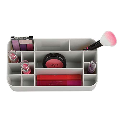 InterDesign Clarity organizador maquillaje con asas | Caja almacenaje con 14 compartimentos para maquillaje y accesorios | Ideal para accesorios de baño | Plástico gris claro