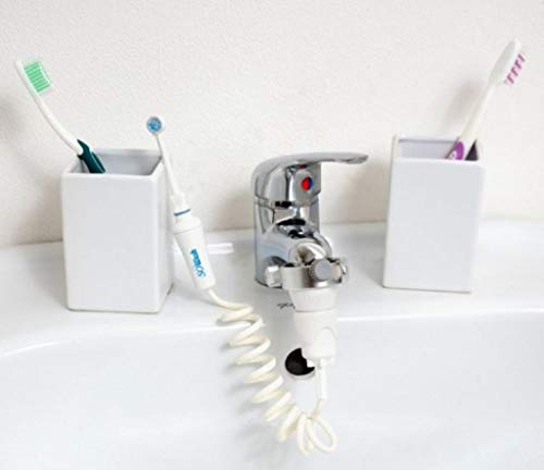Irrigador para la higiene bucal que se conecta al grifo