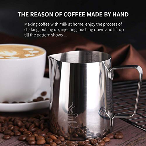 Jarra de Leche de Acero Inoxidable 304, FlamGen 600ml (20oz) Taza de Leche para Espuma de Leche Jarra con Marca de Medición | Lápiz Artístico de Leche | 16 Piezas Plantillas de Café Cappuccino y Latte