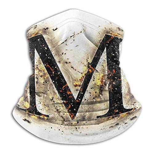 Linger In Letra M Idioma Escritura Escuela Nombre temático Iniciales en Fuego Fondo Estampado vaporoso Tan Negro Naranja Cuello más cálido Polaina