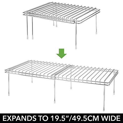 mDesign accesorios para interiores de armarios de cocina – Práctica balda extensible de metal para ampliar el espacio – Estante para platos antideslizante – plateado