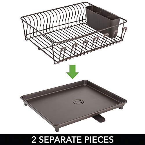 mDesign Escurridor de platos con bandeja de goteo – Bandeja escurreplatos para la encimera o el fregadero de la cocina – Secaplatos con desagüe giratorio de metal y plástico – bronce