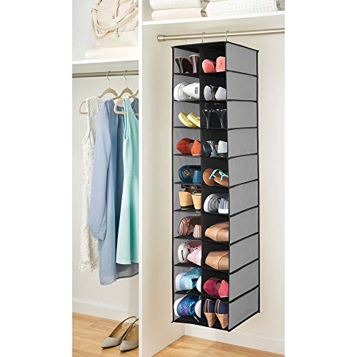 mDesign Estantería para colgar con 20 compartimentos – Organizador colgante grande para la barra del armario – Guarda zapatos para organizar armarios y ahorrar espacio, también para ropa – gris/negro