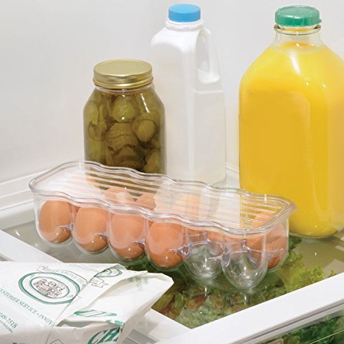 mDesign Huevera de plástico para la nevera – Envase para huevos con tapa con capacidad para 12 huevos – El complemento de cocina imprescindible – Color: transparente