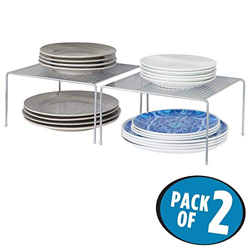 mDesign Juego de 2 estantes de cocina – Soportes para platos de metal – Pequeños organizadores de armarios para tazas, platos, alimentos, etc. – plateado